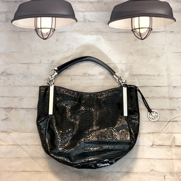 EUC Michael Kors Black Python Effect Patent Leather Chain Shoulder HOBO Bag - Picture 1 of 16